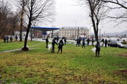 Чиновников с лопатами сдуло ветром